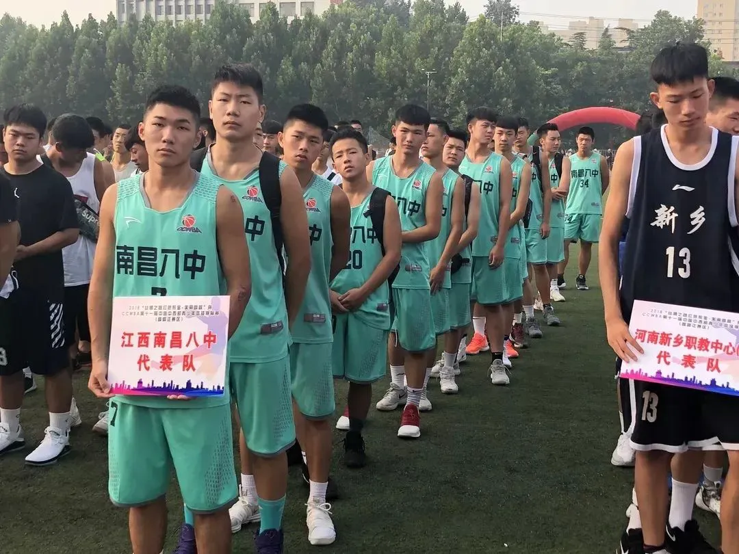 如何利用防守训练提升比赛中的自信心_2
